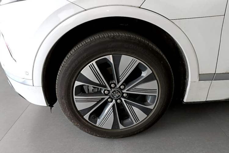 Used Buick E5 2025 Model 620KM Prestige Edition Exterior 4