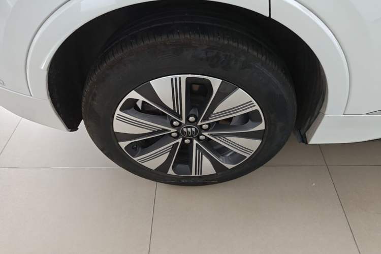Used Buick E5 2025 Model 620KM Prestige Edition Exterior 5