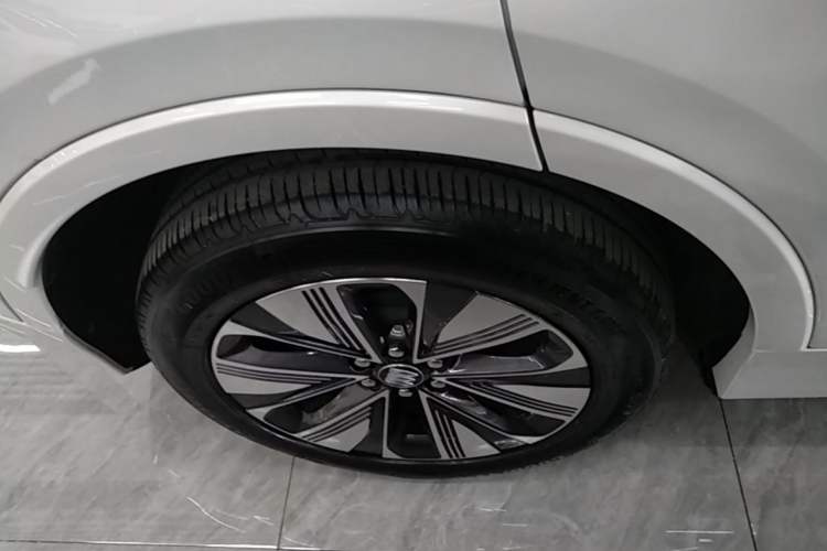 Used Buick E5 2025 Model 620KM Prestige Edition Exterior 5
