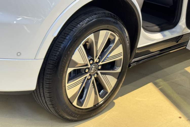 Used Buick E5 2025 Model 620KM Prestige Edition Exterior 9