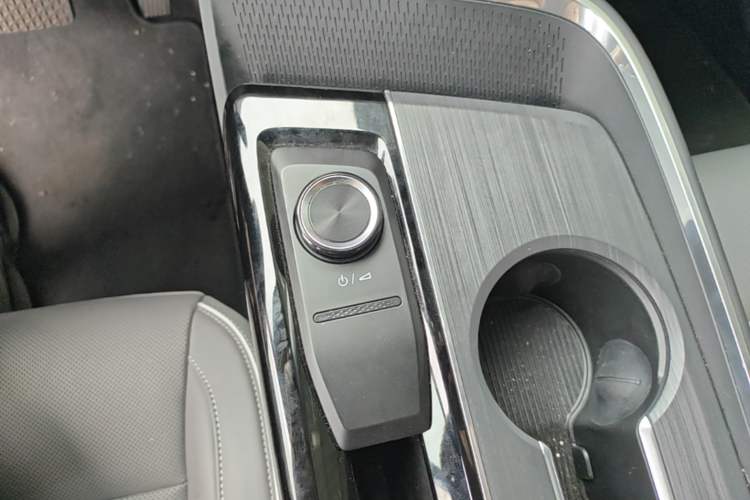 Used Buick E5 2025 Model 620KM Prestige Edition Gear Lever