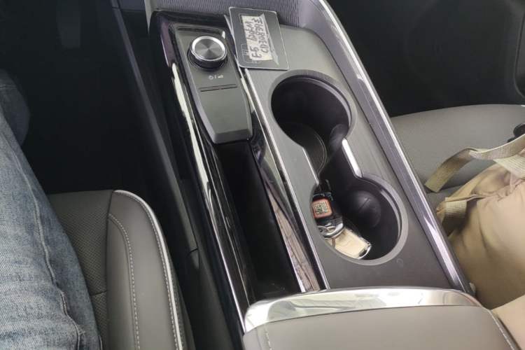 Used Buick E5 2025 Model 620KM Prestige Edition Gear Lever