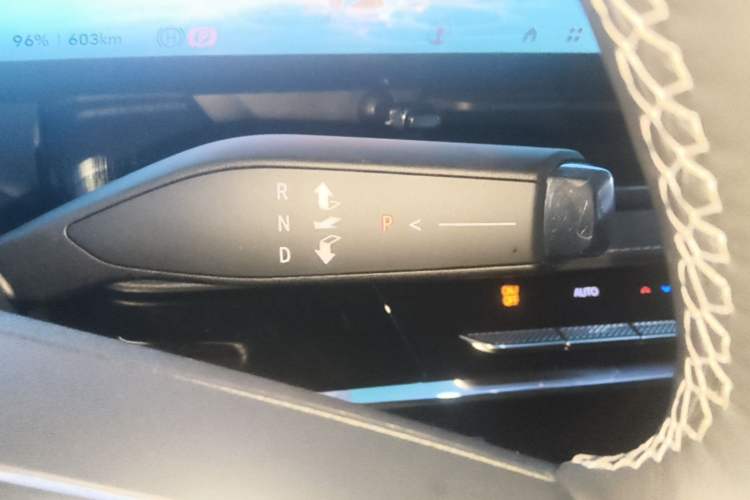 Used Buick E5 2025 Model 620KM Prestige Edition Gear Lever