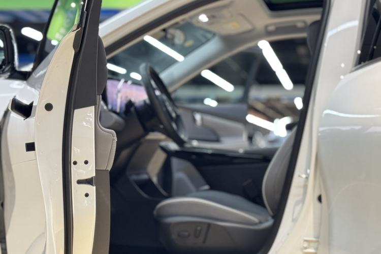 Used Buick E5 2025 Model 620KM Prestige Edition Interior 1