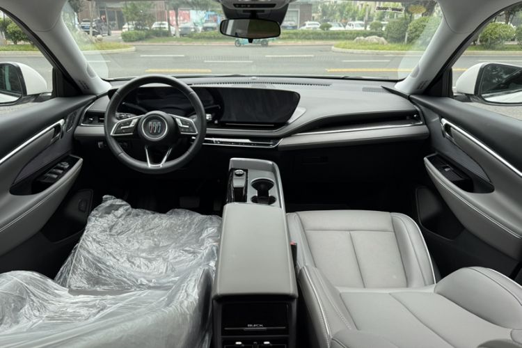 Used Buick E5 2025 Model 620KM Prestige Edition Interior 1