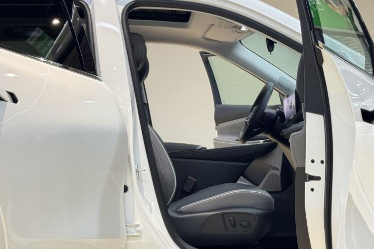 Used Buick E5 2025 Model 620KM Prestige Edition Interior 10