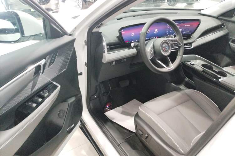 Used Buick E5 2025 Model 620KM Prestige Edition Interior 3