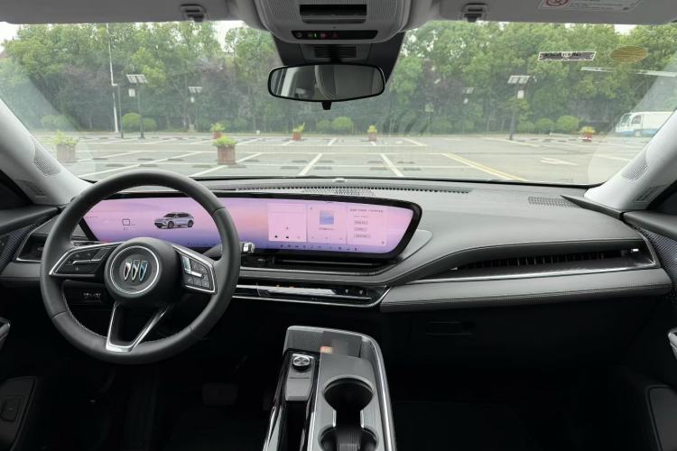 Used Buick E5 2025 Model 620KM Prestige Edition Interior 4