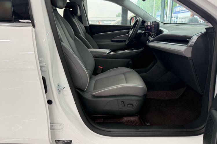Used Buick E5 2025 Model 620KM Prestige Edition Interior 5