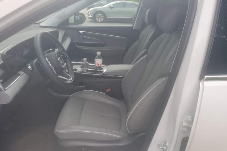 Used Buick E5 2025 Model 620KM Prestige Edition Left Front Seat