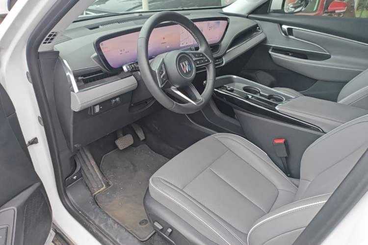 Used Buick E5 2025 Model 620KM Prestige Edition Left Front Seat