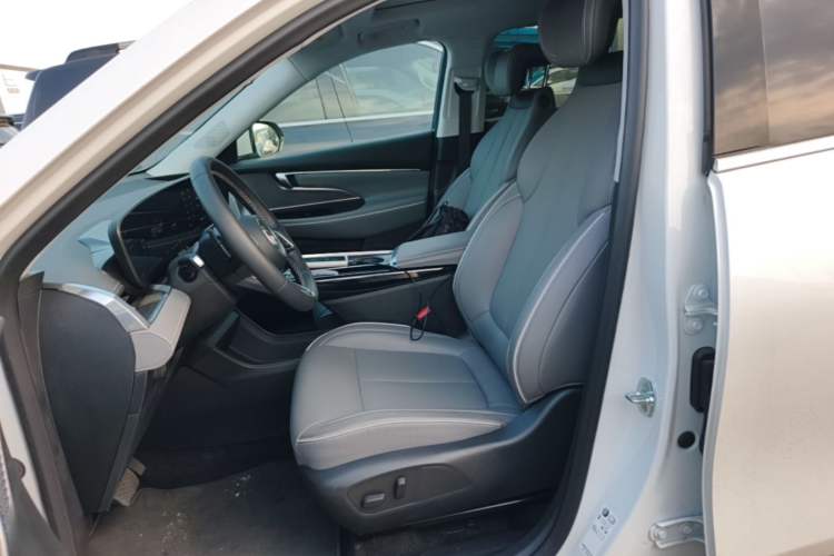 Used Buick E5 2025 Model 620KM Prestige Edition Left Front Seat