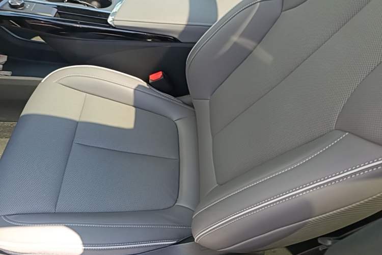 Used Buick E5 2025 Model 620KM Prestige Edition Left Front Seat