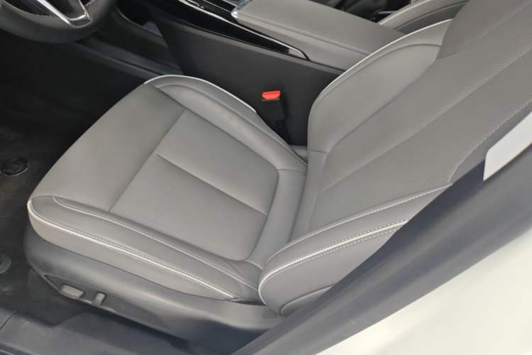 Used Buick E5 2025 Model 620KM Prestige Edition Left Front Seat