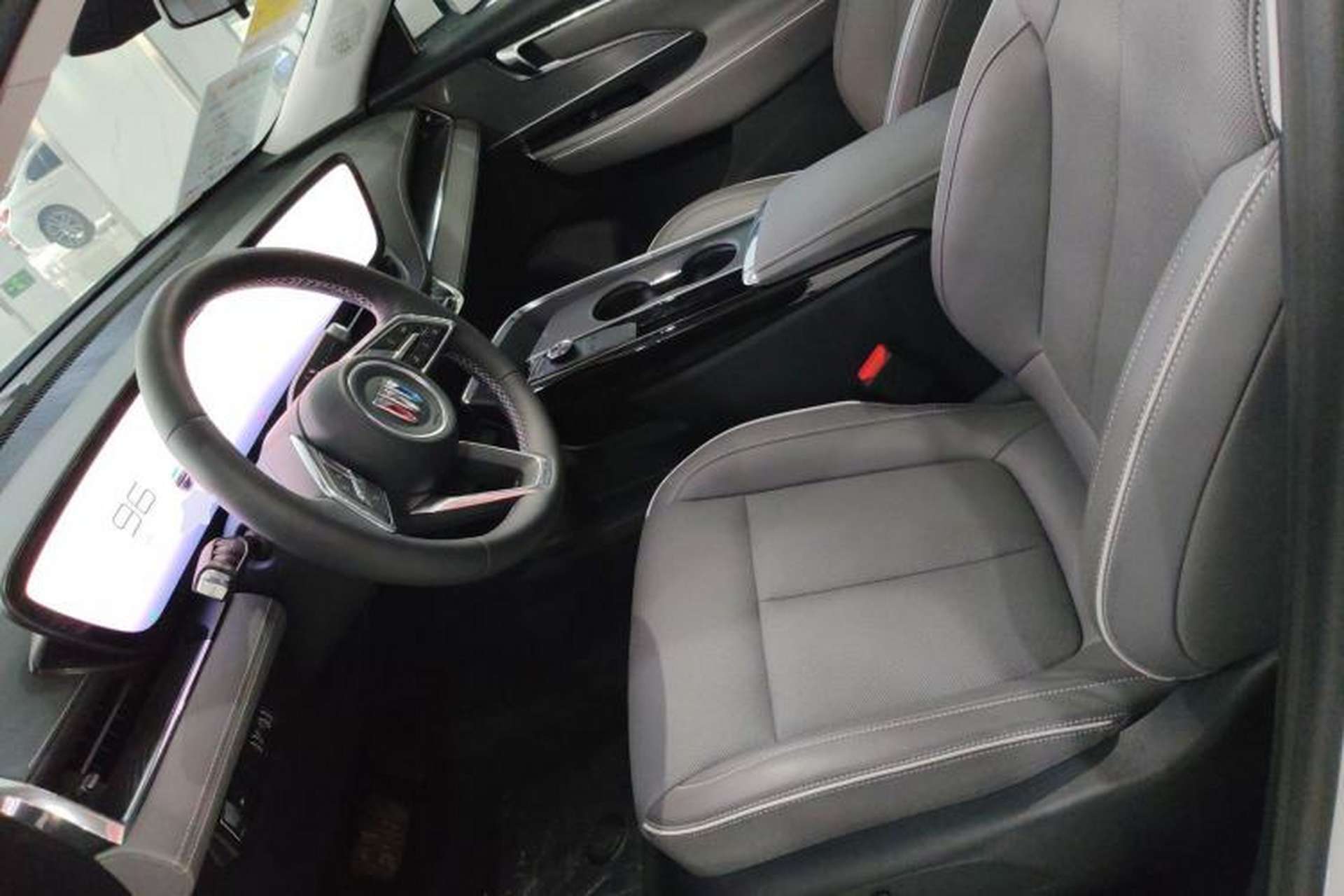 Used Buick E5 2025 Model 620KM Prestige Edition Left Front Seat
