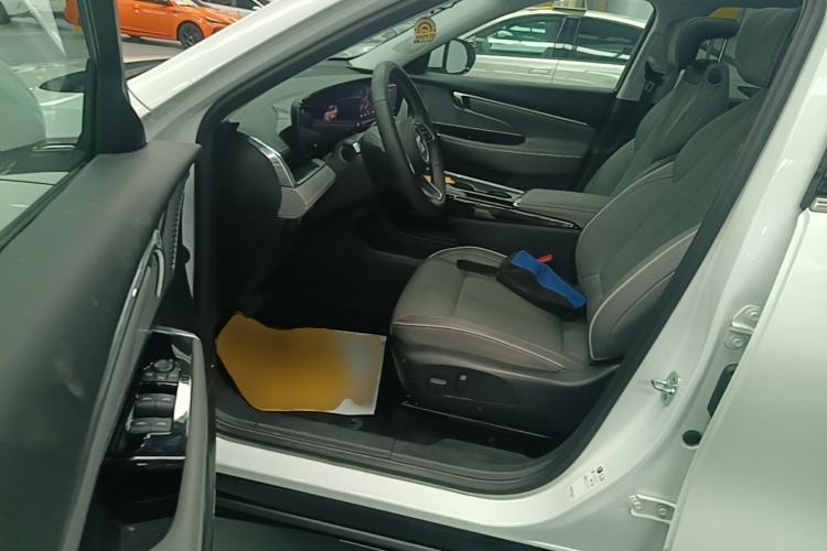 Used Buick E5 2025 Model 620KM Prestige Edition Left Front Seat