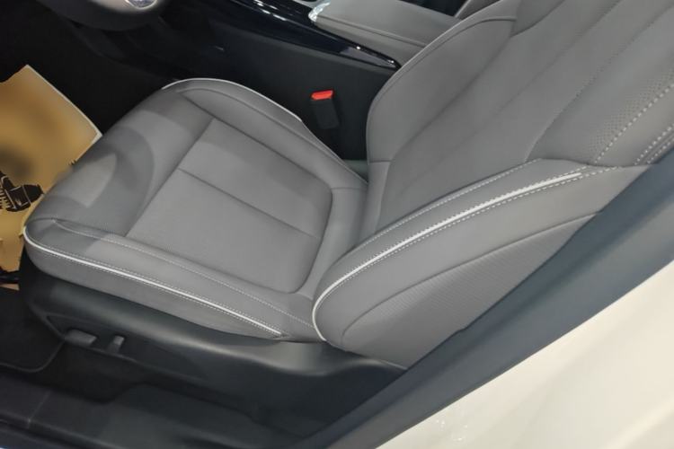Used Buick E5 2025 Model 620KM Prestige Edition Left Front Seat