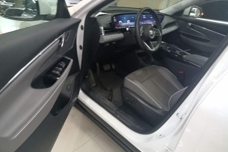 Used Buick E5 2025 Model 620KM Prestige Edition Left Front Seat