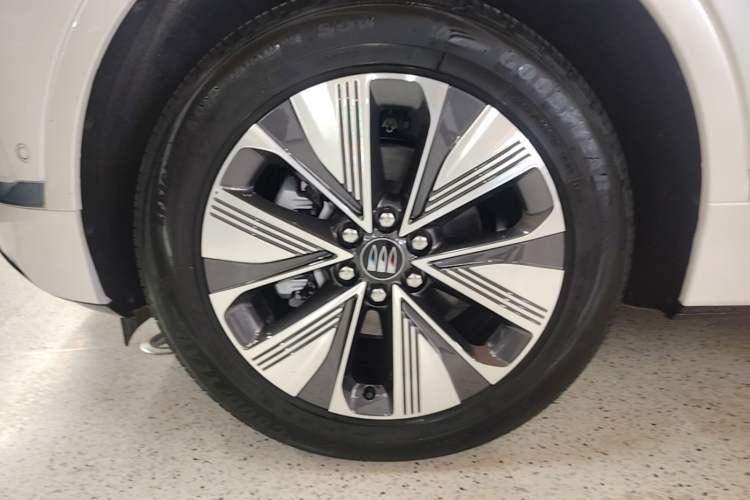 Used Buick E5 2025 Model 620KM Prestige Edition Left Front Wheel Hub