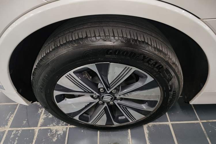 Used Buick E5 2025 Model 620KM Prestige Edition Left Front Wheel Hub