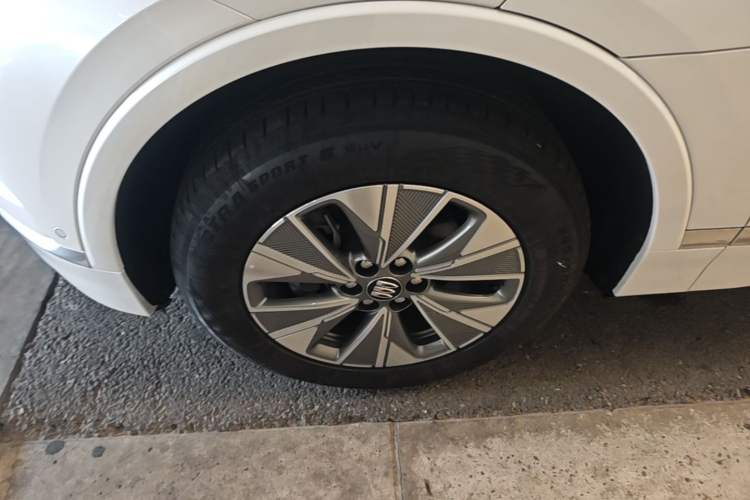 Used Buick E5 2025 Model 515KM First-Adoption Edition Left Front Wheel Hub