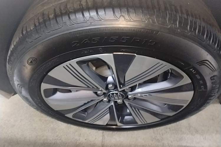 Used Buick E5 2025 Model 620KM Prestige Edition Left Front Wheel Hub