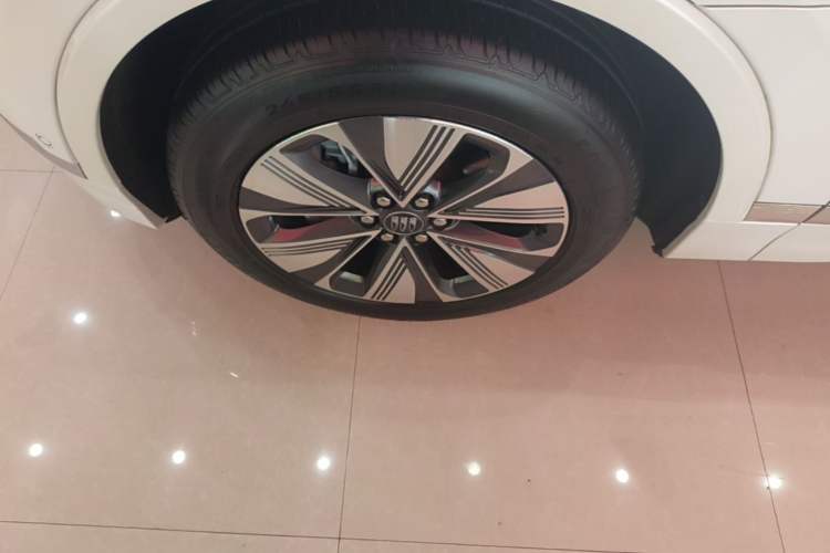 Used Buick E5 2025 Model 620KM Prestige Edition Left Front Wheel Hub