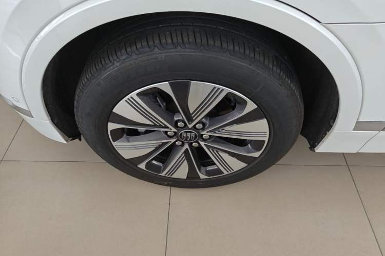Used Buick E5 2025 Model 620KM Prestige Edition Left Front Wheel Hub