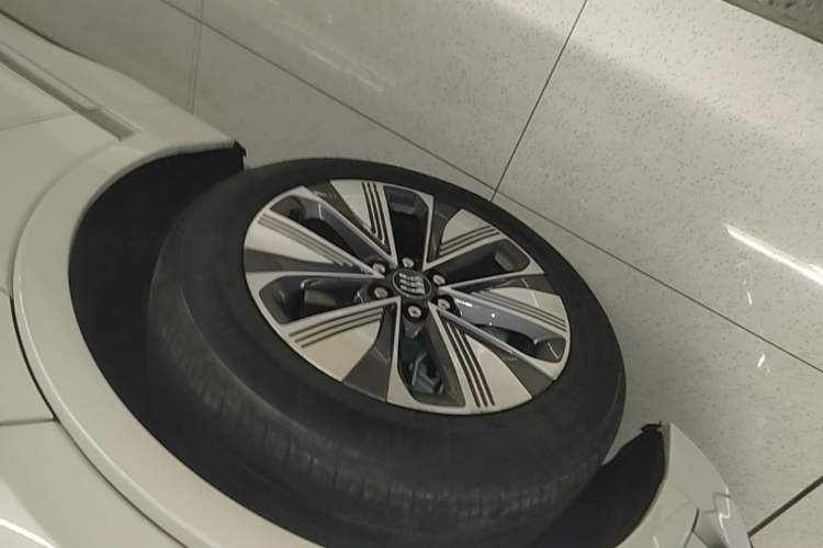 Used Buick E5 2025 Model 620KM Prestige Edition Left Front Wheel Hub