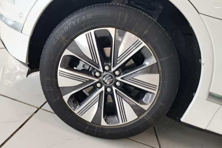 Used Buick E5 2025 Model 620KM Prestige Edition Left Front Wheel Hub