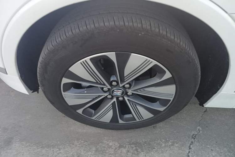 Used Buick E5 2025 Model 620KM Prestige Edition Left Front Wheel Hub