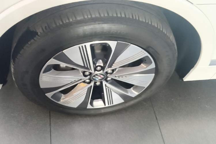 Used Buick E5 2025 Model 620KM Prestige Edition Left Front Wheel Hub