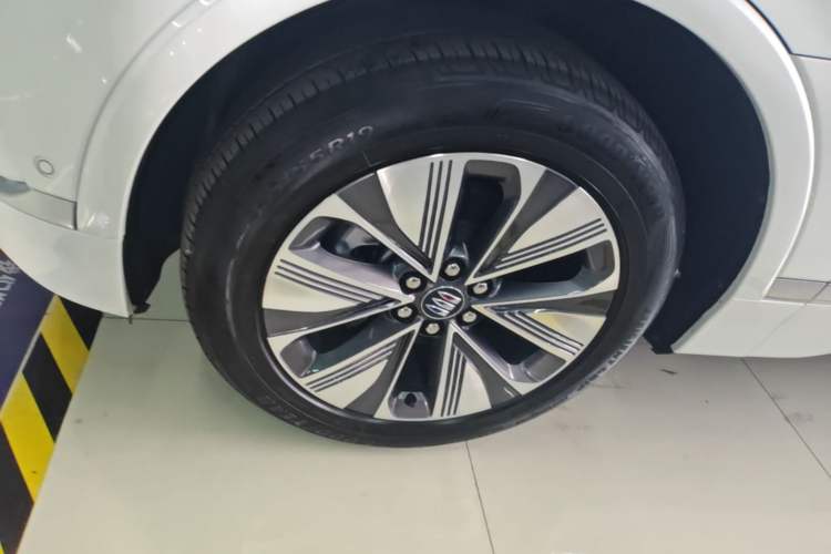 Used Buick E5 2025 Model 620KM Prestige Edition Left Front Wheel Hub