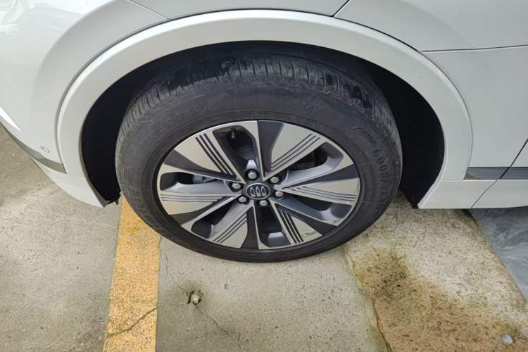 Used Buick E5 2025 Model 620KM Prestige Edition Left Front Wheel Hub