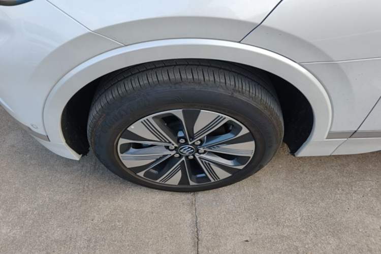 Used Buick E5 2025 Model 620KM Prestige Edition Left Front Wheel Hub