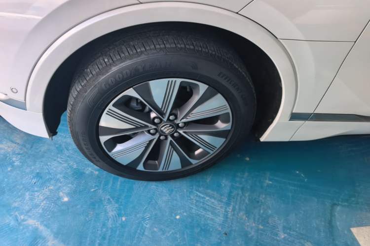 Used Buick E5 2025 Model 620KM Prestige Edition Left Front Wheel Hub