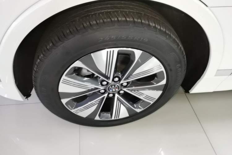 Used Buick E5 2025 Model 620KM Prestige Edition Left Front Wheel Hub