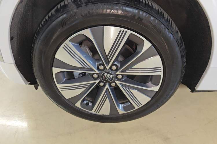 Used Buick E5 2025 Model 620KM Prestige Edition Left Front Wheel Hub