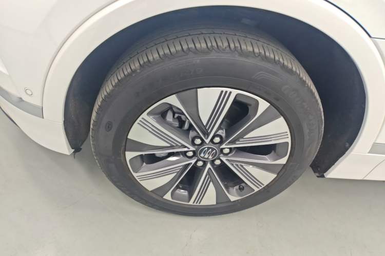 Used Buick E5 2025 Model 620KM Prestige Edition Left Front Wheel Hub