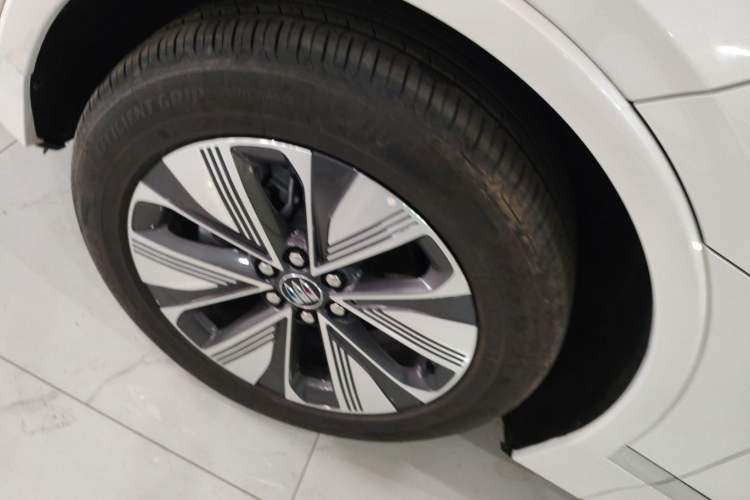 Used Buick E5 2025 Model 620KM Prestige Edition Left Front Wheel Hub