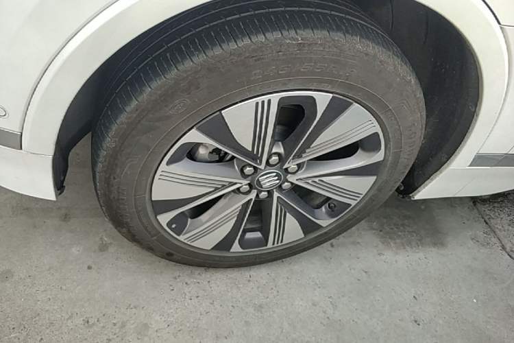 Used Buick E5 2025 Model 620KM Prestige Edition Left Front Wheel Hub