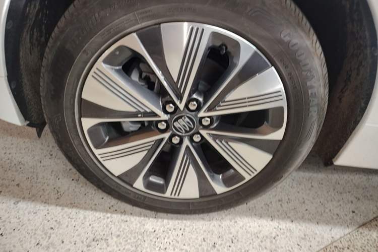 Used Buick E5 2025 Model 620KM Prestige Edition Left Front Wheel Hub