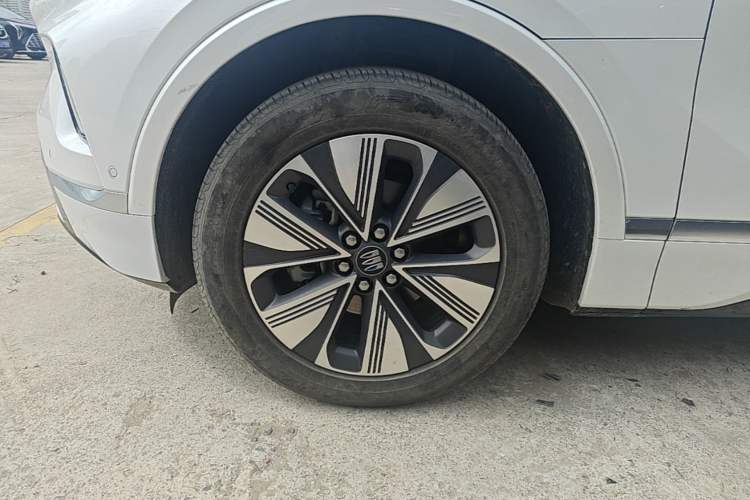 Used Buick E5 2025 Model 620KM Prestige Edition Left Front Wheel Hub