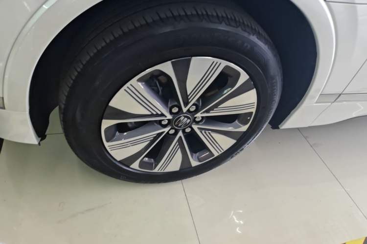 Used Buick E5 2025 Model 620KM Prestige Edition Left Front Wheel Hub