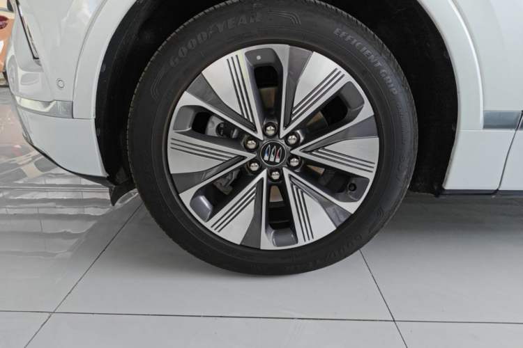 Used Buick E5 2025 Model 620KM Prestige Edition Left Front Wheel Hub