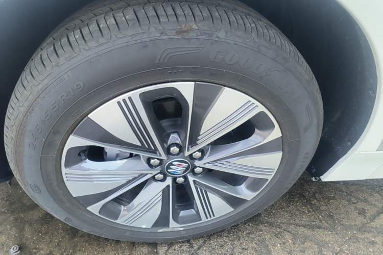 Used Buick E5 2025 Model 620KM Prestige Edition Left Front Wheel Hub