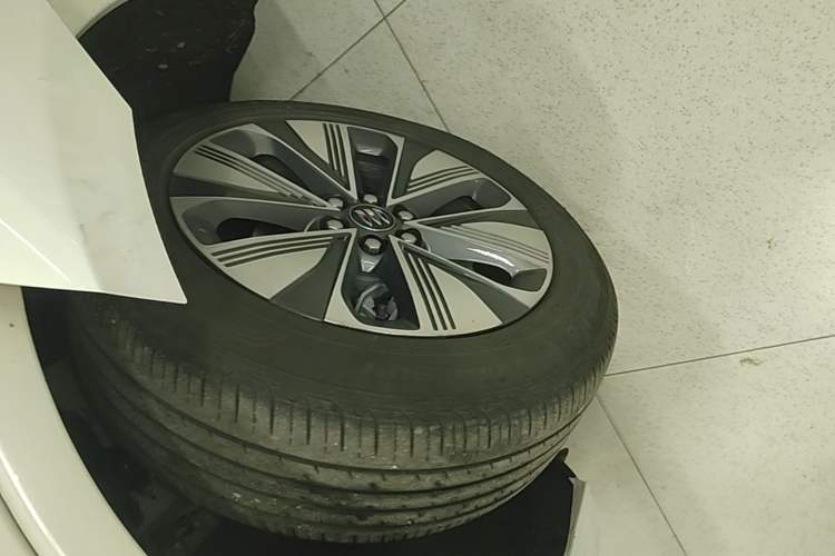 Used Buick E5 2025 Model 620KM Prestige Edition Left Front Wheel Hub