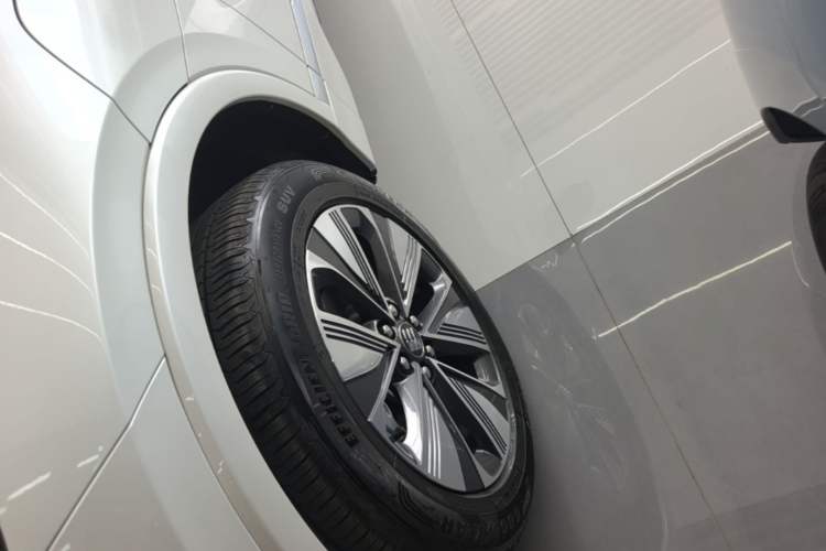 Used Buick E5 2025 Model 620KM Prestige Edition Left Front Wheel Hub