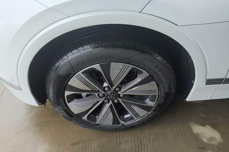Used Buick E5 2025 Model 620KM Prestige Edition Left Front Wheel Hub