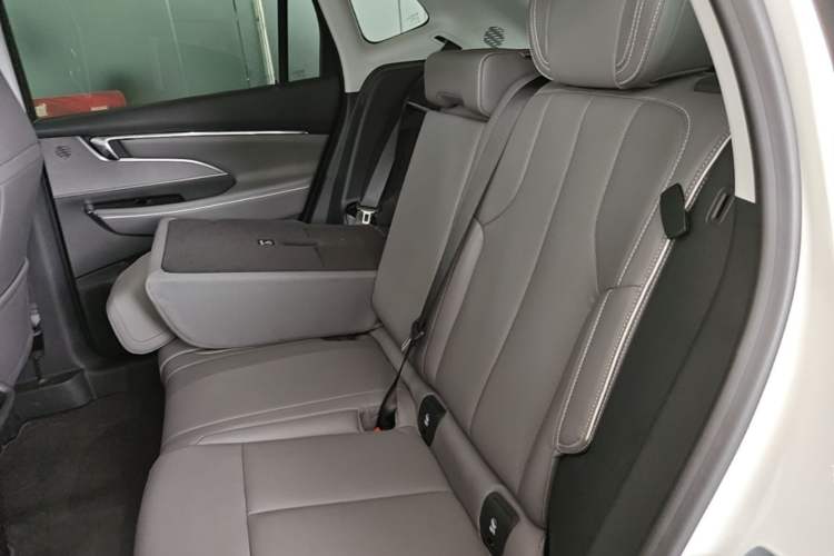 Used Buick E5 2025 Model 620KM Prestige Edition Left Rear Seat